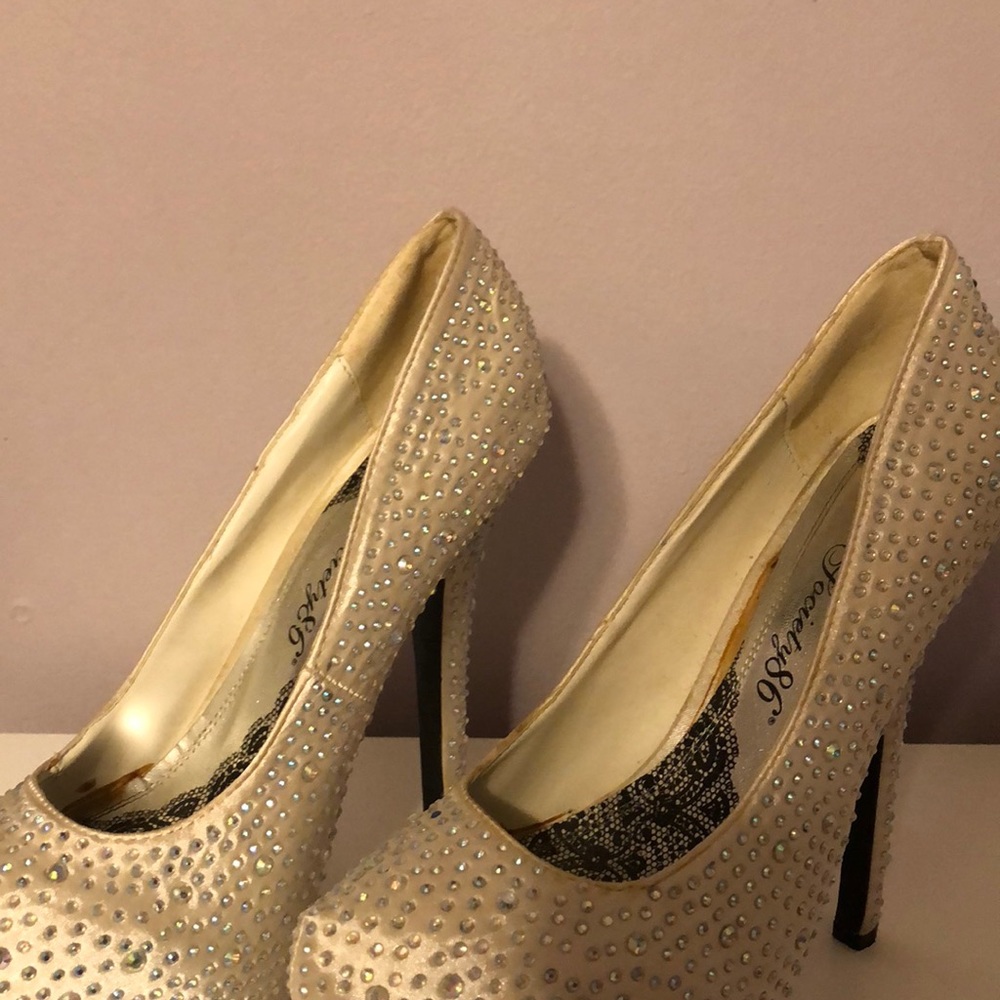 Heels - Picture 5 of 6